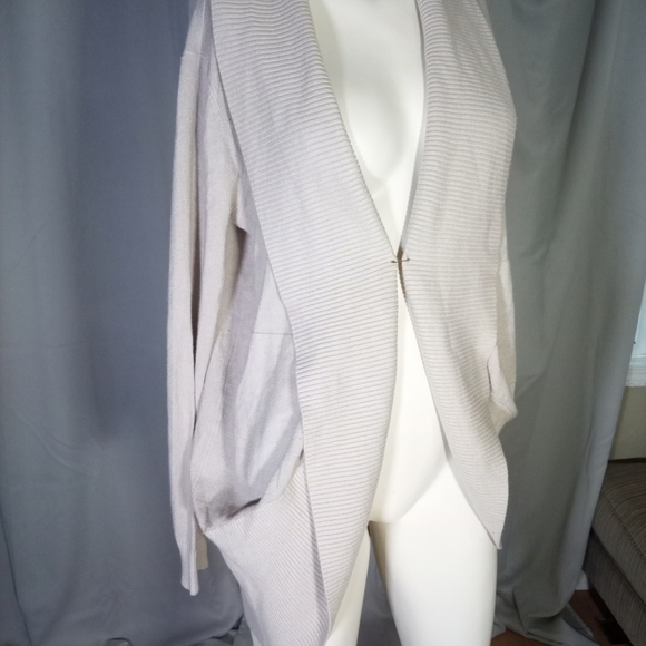 Wanna B Sweaters - Cream Knit Cape with Flowing Open Front